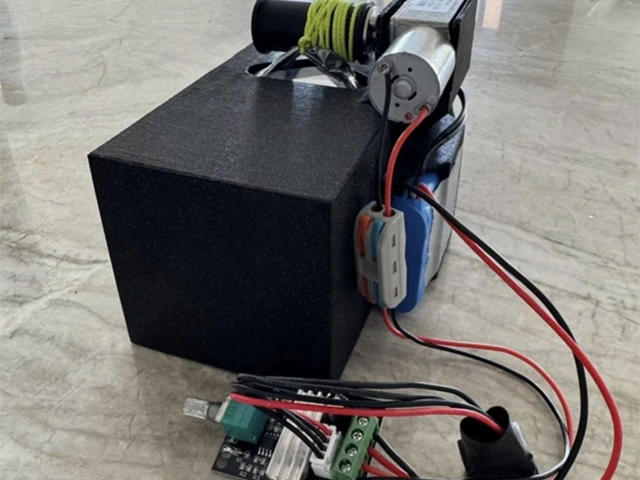 A box with a payload release